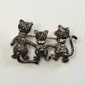 Vintage Three Kitties Cat Silver Tone Trio Brooch Pin